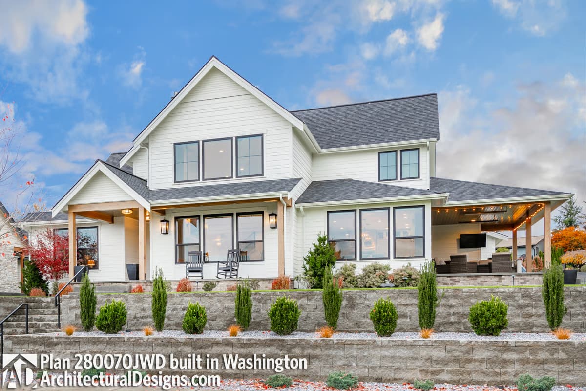 Plan 280070JWD
American Farmhouse Plan with Rear Courtyard Garage